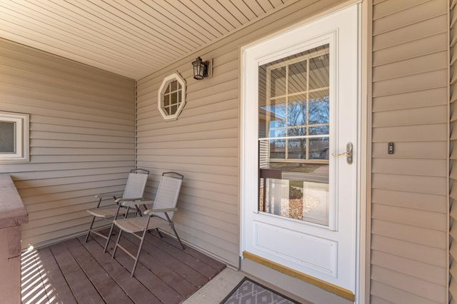 135 Old County Road C E, Little Canada, MN 55117