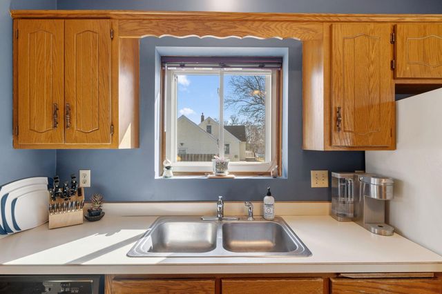 135 Old County Road C E, Little Canada, MN 55117