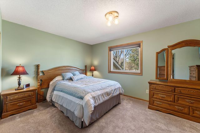 135 Old County Road C E, Little Canada, MN 55117