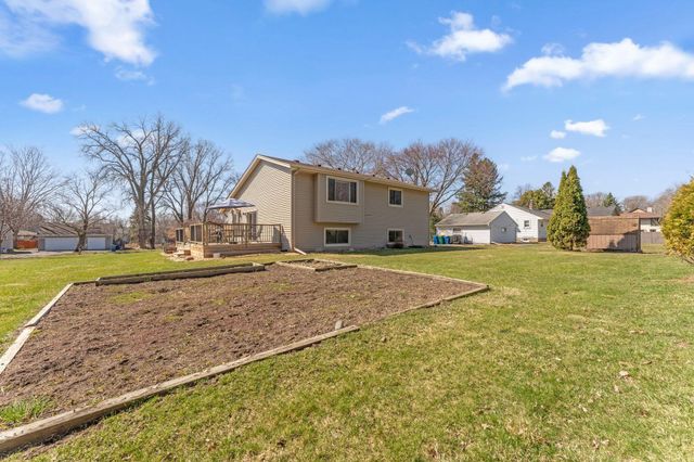 135 Old County Road C E, Little Canada, MN 55117