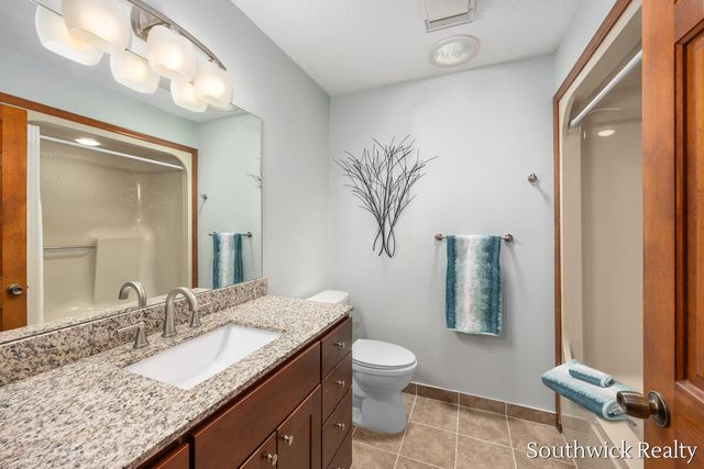 2484 Shadow Lake Court NE, Grand Rapids, MI 49505