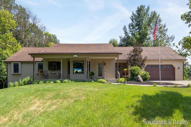 2484 Shadow Lake Court NE, Grand Rapids, MI 49505
