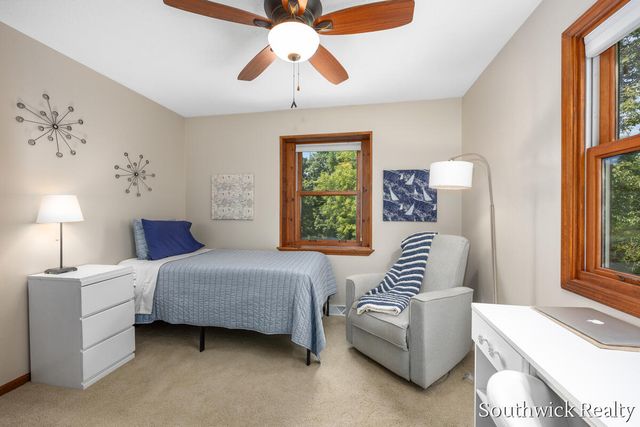 2484 Shadow Lake Court NE, Grand Rapids, MI 49505