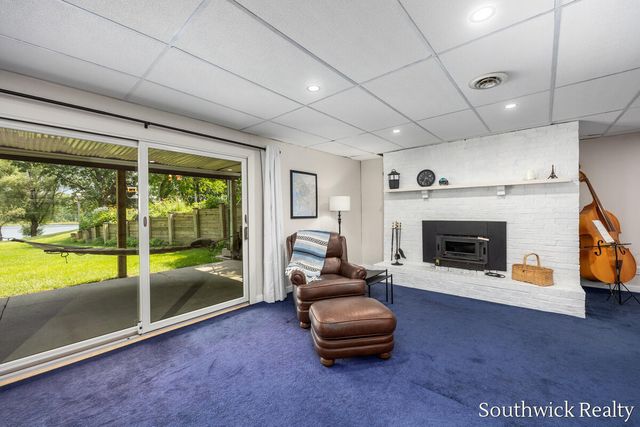2484 Shadow Lake Court NE, Grand Rapids, MI 49505