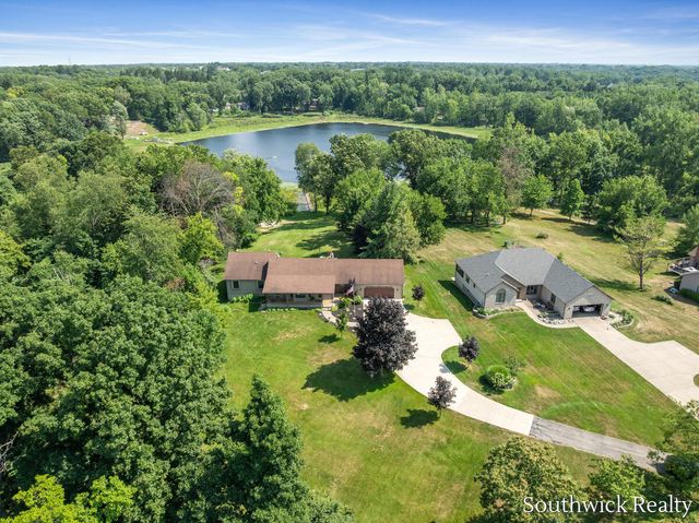 2484 Shadow Lake Court NE, Grand Rapids, MI 49505