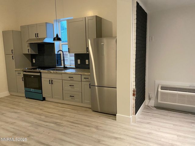 903 W 7th Street, Reno, NV 89503