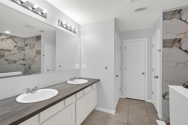 56 OAKLEAF WAY, Palm Coast, FL 32137