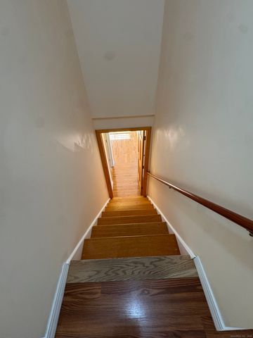 1 Long Society Road, Norwich, CT 06365