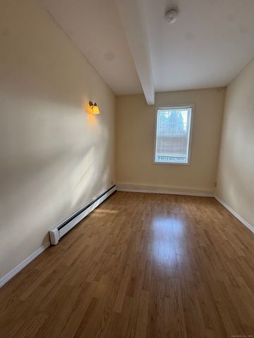 1 Long Society Road, Norwich, CT 06365