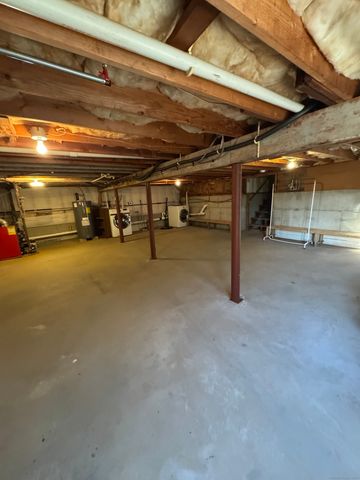 1 Long Society Road, Norwich, CT 06365