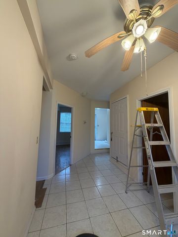 1 Long Society Road, Norwich, CT 06365