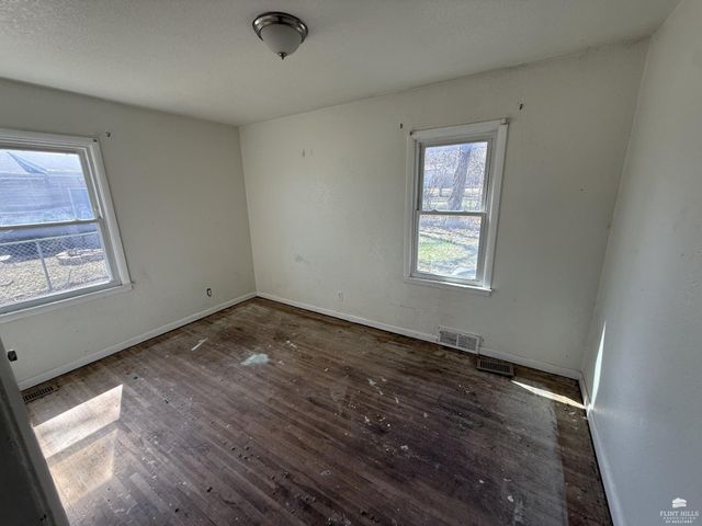 2004 Elmdale Avenue, Junction City, KS 66441