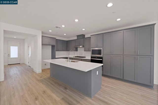 109 Bodega Drive, Lodi, CA 95240