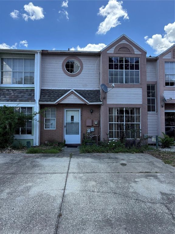 Image 1 of property listing at 11017 YORKSHIRE RIDGE COURT, Orlando, FL 32839