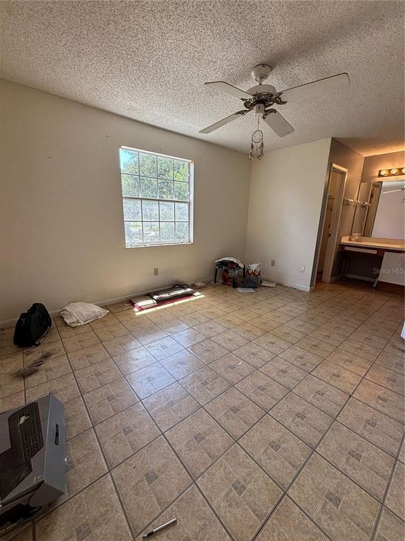 Image 13 of property listing at 11017 YORKSHIRE RIDGE COURT, Orlando, FL 32839