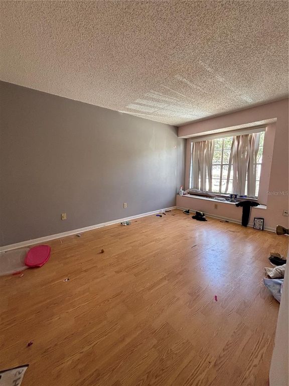 Image 18 of property listing at 11017 YORKSHIRE RIDGE COURT, Orlando, FL 32839