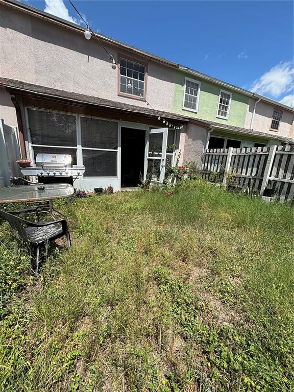 Image 27 of property listing at 11017 YORKSHIRE RIDGE COURT, Orlando, FL 32839