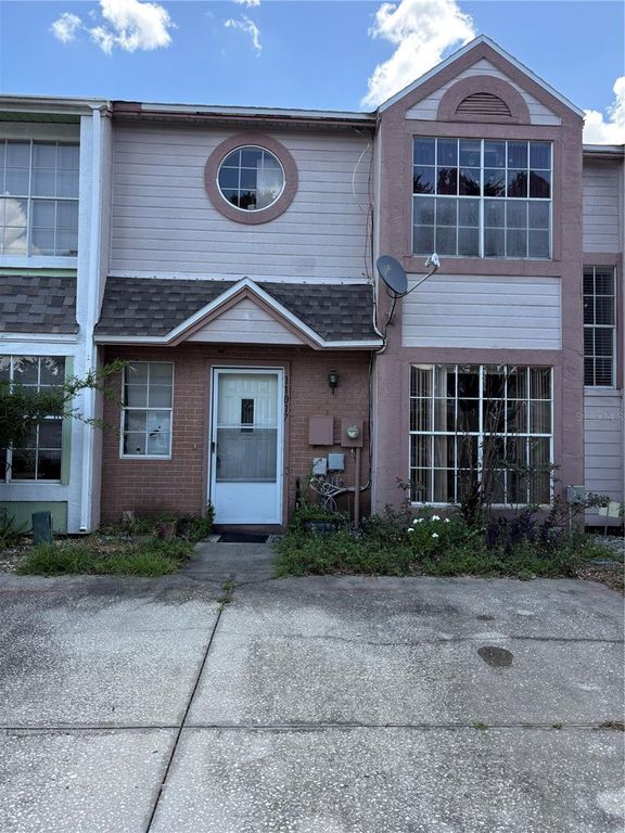 Image 30 of property listing at 11017 YORKSHIRE RIDGE COURT, Orlando, FL 32839