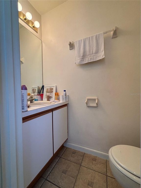 Image 4 of property listing at 11017 YORKSHIRE RIDGE COURT, Orlando, FL 32839