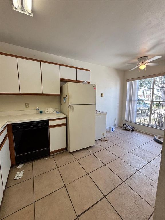 Image 6 of property listing at 11017 YORKSHIRE RIDGE COURT, Orlando, FL 32839