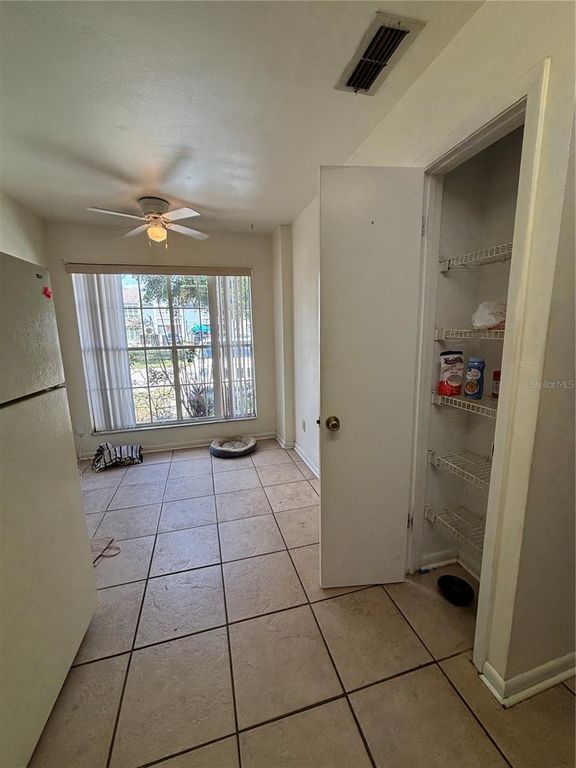 Image 7 of property listing at 11017 YORKSHIRE RIDGE COURT, Orlando, FL 32839