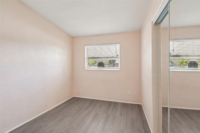 225 SE JEFFERSON CIRCLE N, St Petersburg, FL 33703