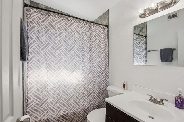 225 SE JEFFERSON CIRCLE N, St Petersburg, FL 33703