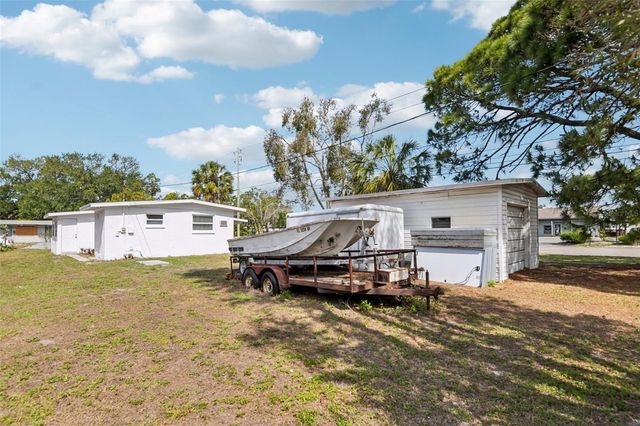 225 SE JEFFERSON CIRCLE N, St Petersburg, FL 33703