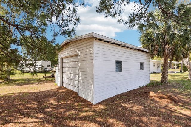 225 SE JEFFERSON CIRCLE N, St Petersburg, FL 33703