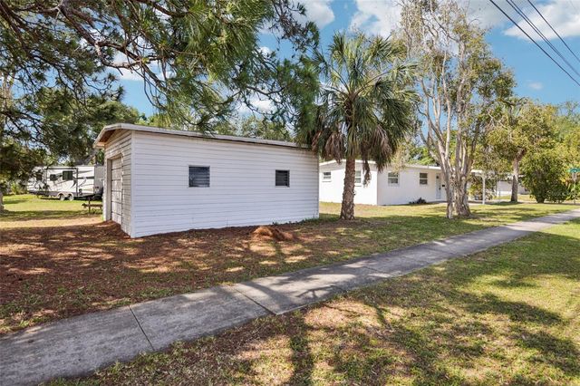 225 SE JEFFERSON CIRCLE N, St Petersburg, FL 33703