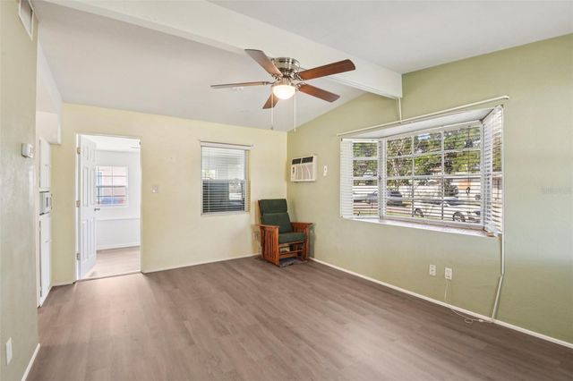 225 SE JEFFERSON CIRCLE N, St Petersburg, FL 33703