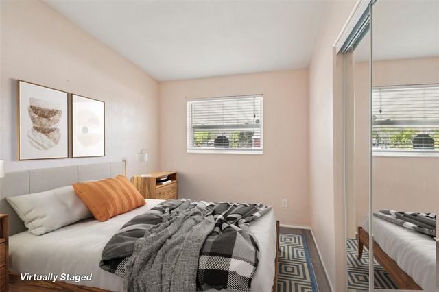 225 SE JEFFERSON CIRCLE N, St Petersburg, FL 33703