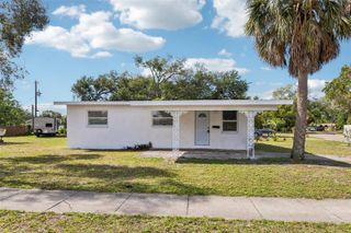 225 SE JEFFERSON CIRCLE N, St Petersburg, FL 33703