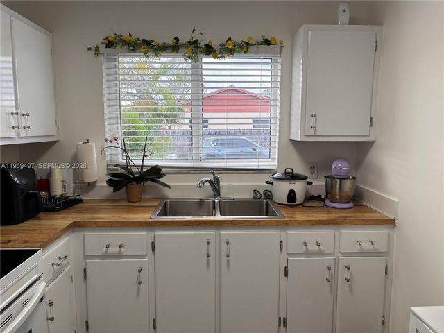 19623 NW 30th Pl, Miami Gardens, FL 33056