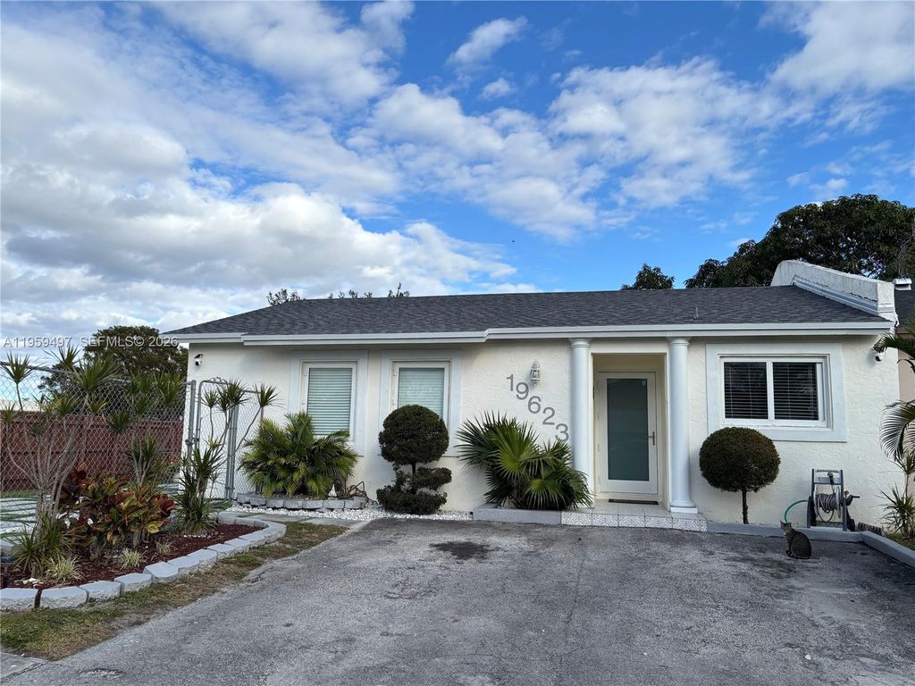 19623 NW 30th Pl, Miami Gardens, FL 33056