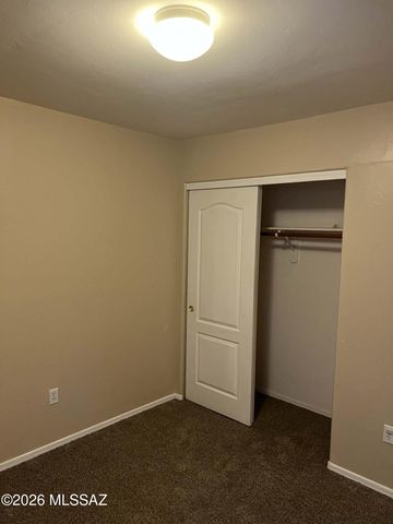 8855 N Moonfire Drive, Tucson, AZ 85743