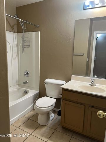 8855 N Moonfire Drive, Tucson, AZ 85743