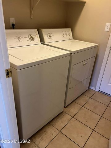 8855 N Moonfire Drive, Tucson, AZ 85743