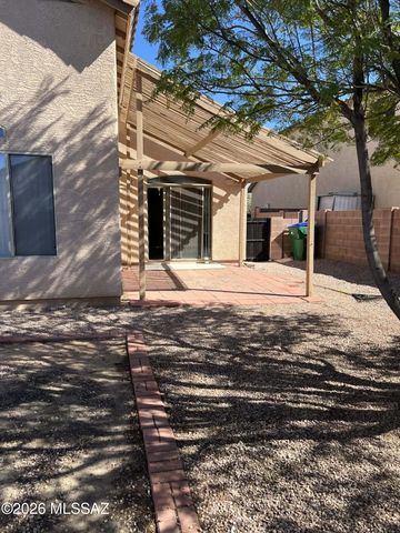 8855 N Moonfire Drive, Tucson, AZ 85743