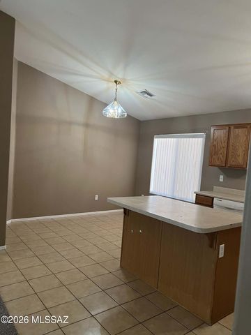 8855 N Moonfire Drive, Tucson, AZ 85743