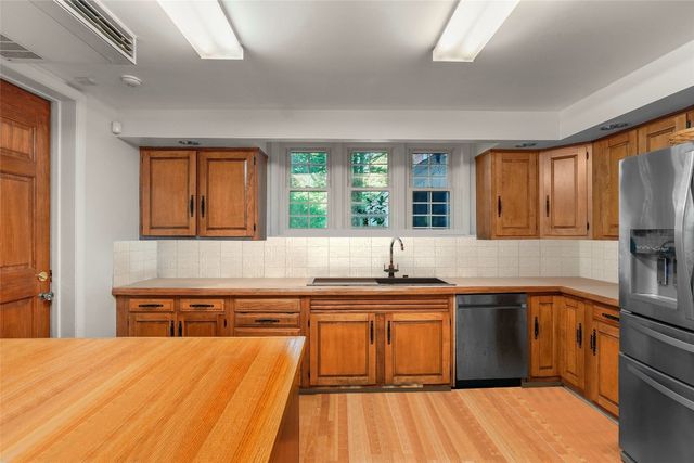 4225 STATE Street, Erie, PA 16508