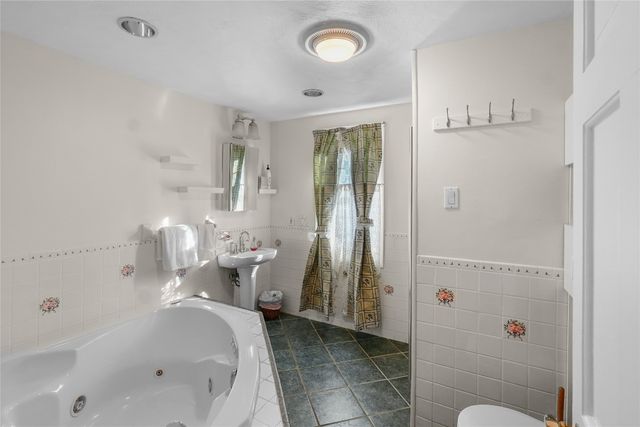 4225 STATE Street, Erie, PA 16508