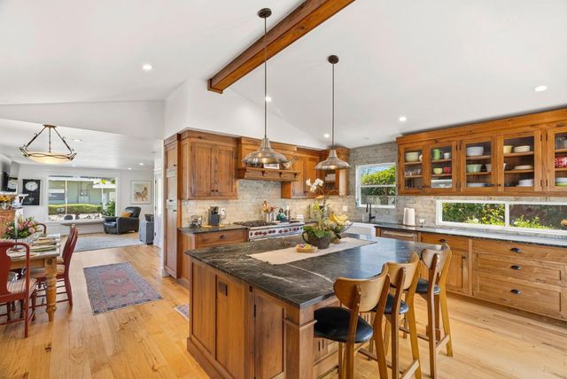 529 Capitola Avenue, Capitola, CA 95010