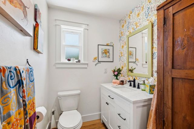 529 Capitola Avenue, Capitola, CA 95010