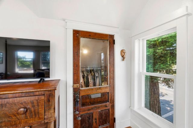 529 Capitola Avenue, Capitola, CA 95010