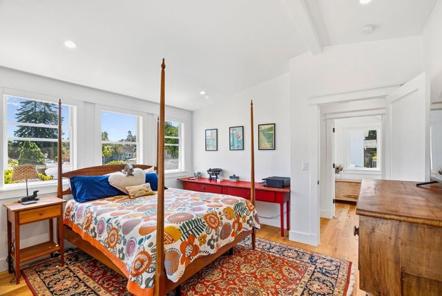 529 Capitola Avenue, Capitola, CA 95010