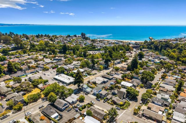 529 Capitola Avenue, Capitola, CA 95010