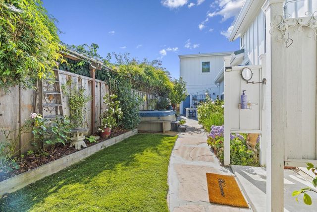 529 Capitola Avenue, Capitola, CA 95010