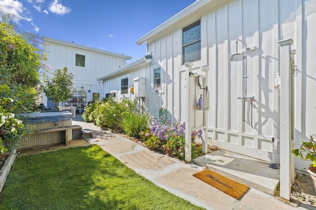529 Capitola Avenue, Capitola, CA 95010