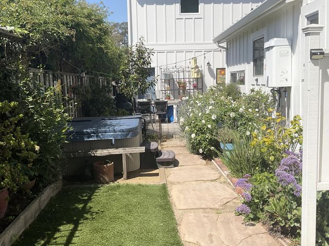 529 Capitola Avenue, Capitola, CA 95010